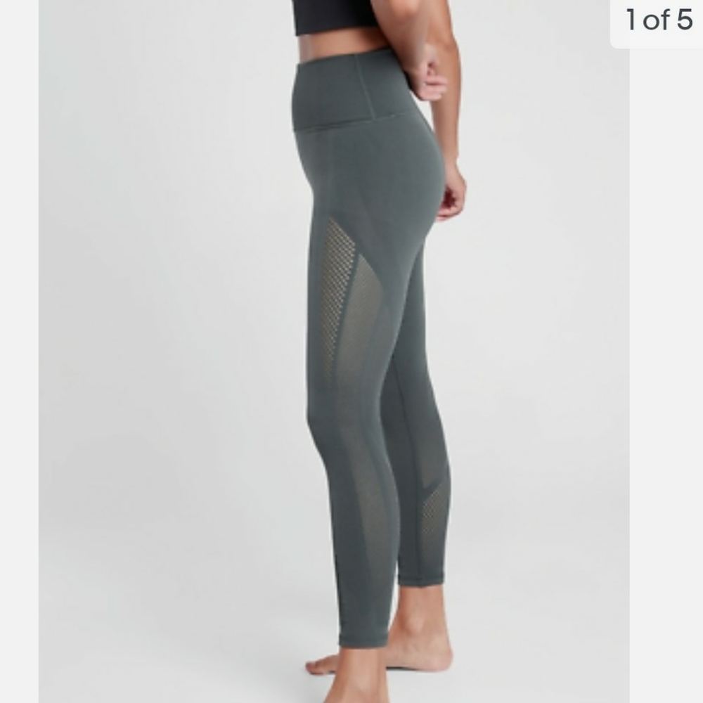 NWT Athleta Mudra Tights